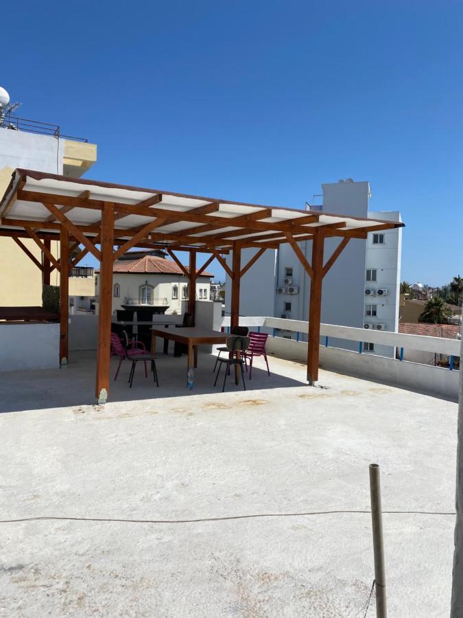 Past Or Trail Hostel Larnaca Buitenkant foto